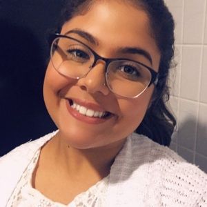 Meet your Posher, Carla